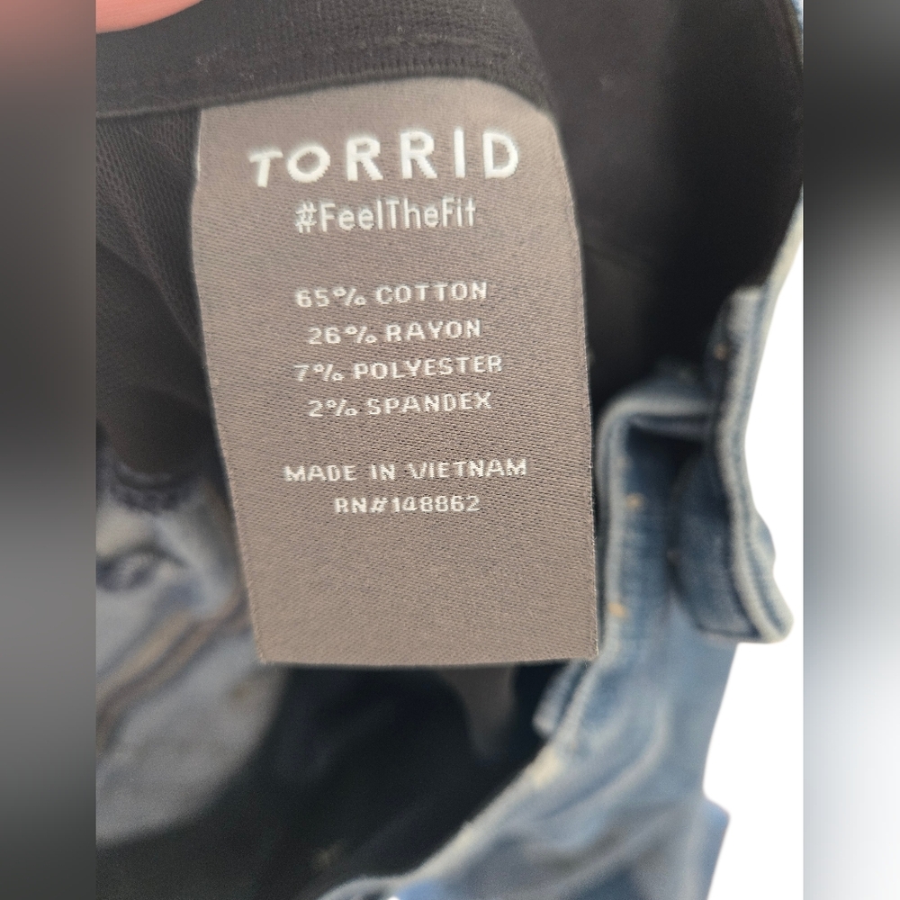 Torrid Light Blue Bombshell Straight Premium Stre… - image 4